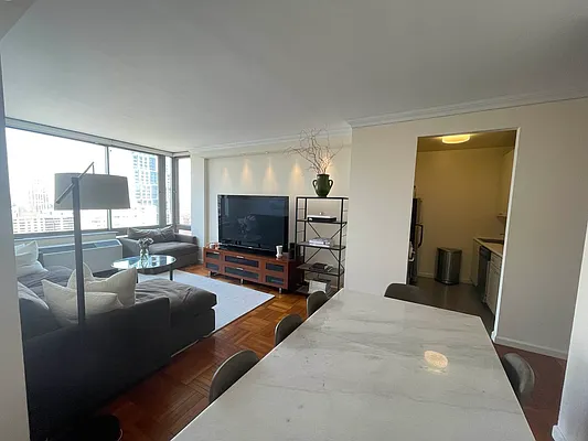 Rented by DejaView Residential Inc | media 17