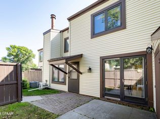 1015 N 39th St APT H31, Grand Forks, ND 58203