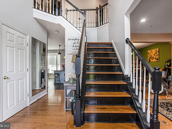 5th image of 7601 Alloway Ln