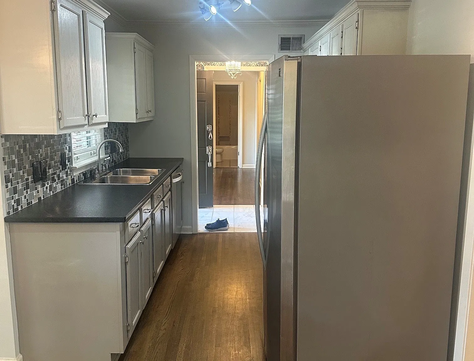 4 bed, 2.5 bath, 1808 sqft, $2,400 — Photo 4
