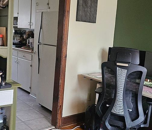 4th image of 925 S Pugh St #203MCCORM