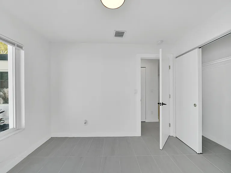 1108 NE 16th St — Photo 21