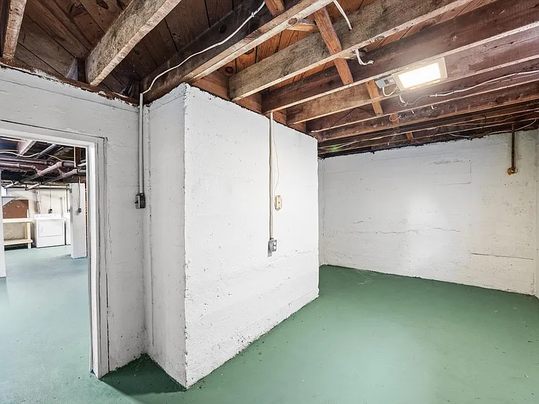 932 Woodrow Ave — Photo 66