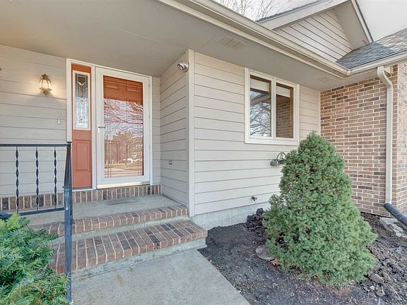 4th image of 603 Bluestem St