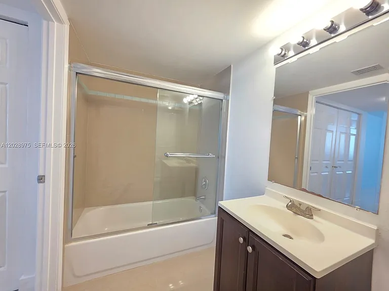 800 N Miami Ave #E-906 — Photo 16