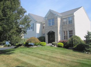 23 Inverness Dr, Marlboro, NJ 07746