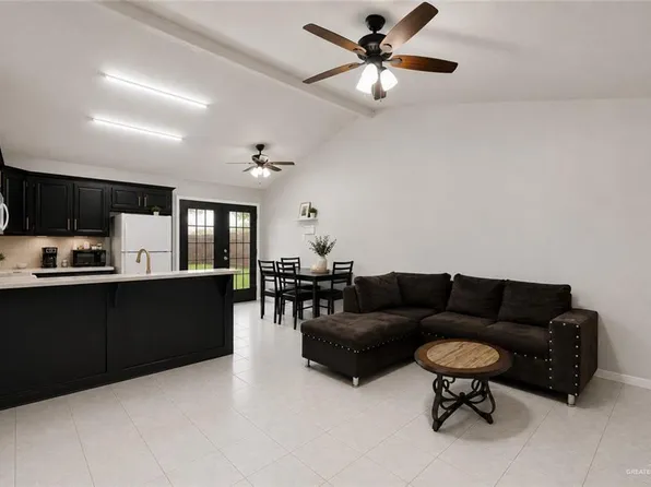 300 N Coyote Dr #1, La Joya, TX 78560