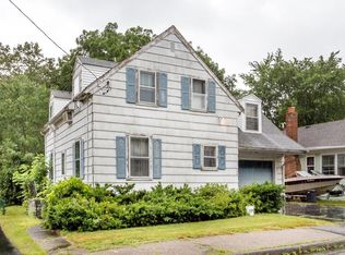 39 Pleasant St, Holbrook, MA 02343