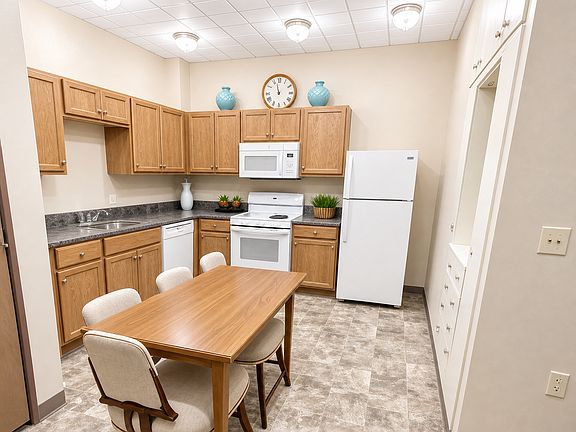 5th image of 600 SE Madison St #7508a00b7