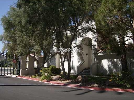 2nd image of 7636 Rolling View Dr Unit 101