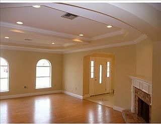 5th image of 10901 Zenith St