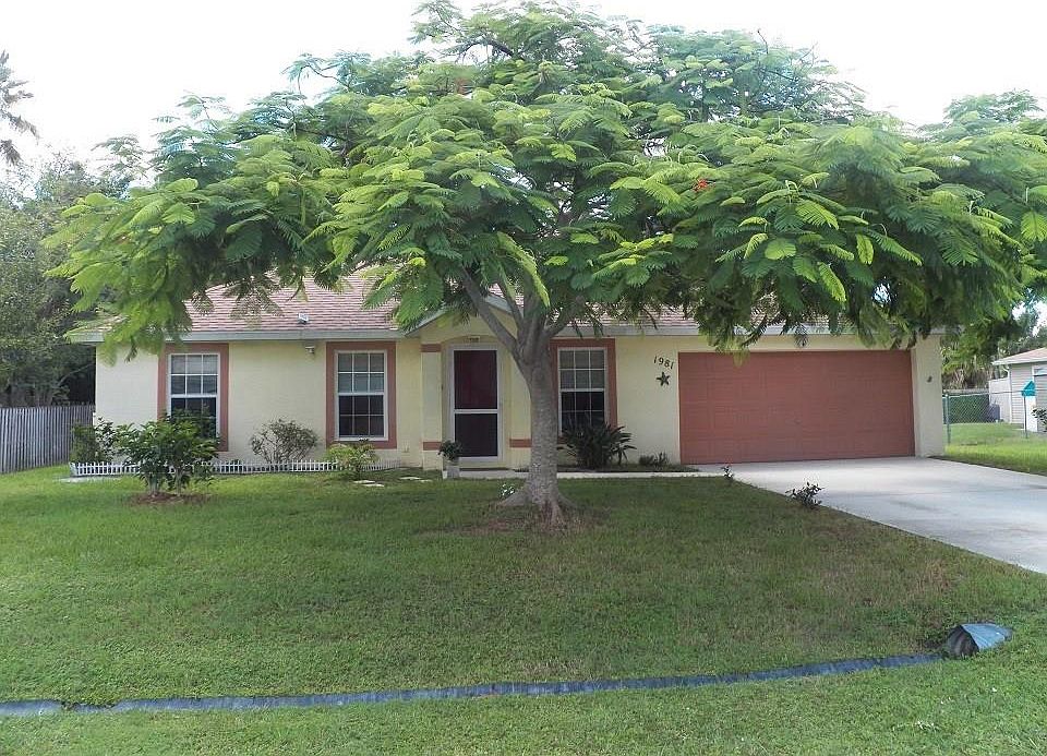 1st image of 1981 SE Mandrake Cir