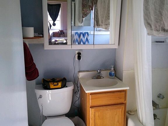 5th image of 212 N Pine St #2