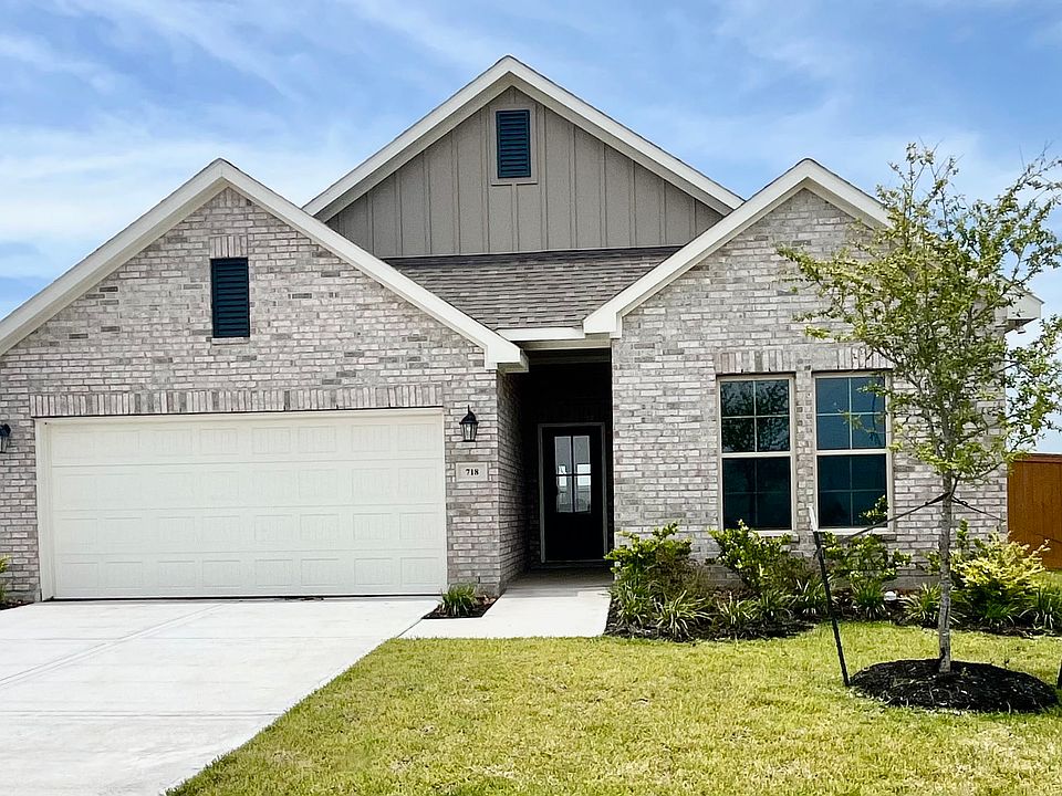 1st image of 718 Blue Stone Dr