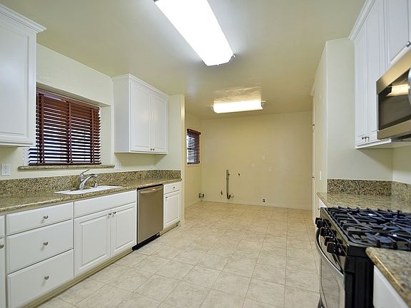 4th image of 1629 Beech Ave