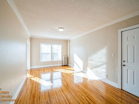 3rd image of 3715 Oakland Ave APT 8