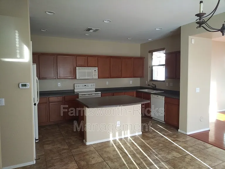 619 S Buena Vista Ave — Photo 6