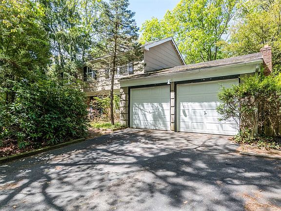 2nd image of 40 Pembrook Dr