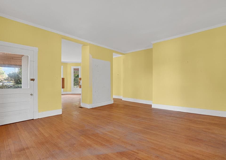25th image of 11 Parker St