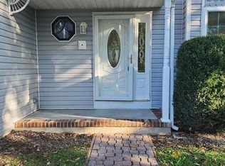 1 Sunnydale Ct, Bayville, NJ 08721