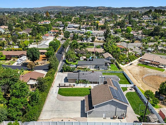 5th image of 17776 Buena Vista Ave