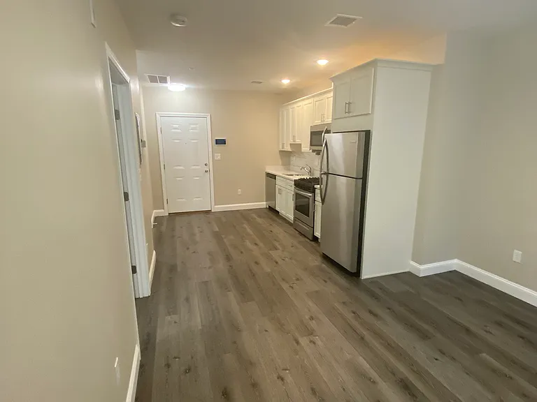 191 N Common St #202 — Photo 4