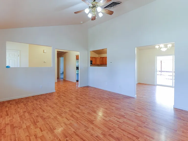900 Tropic St — Photo 16
