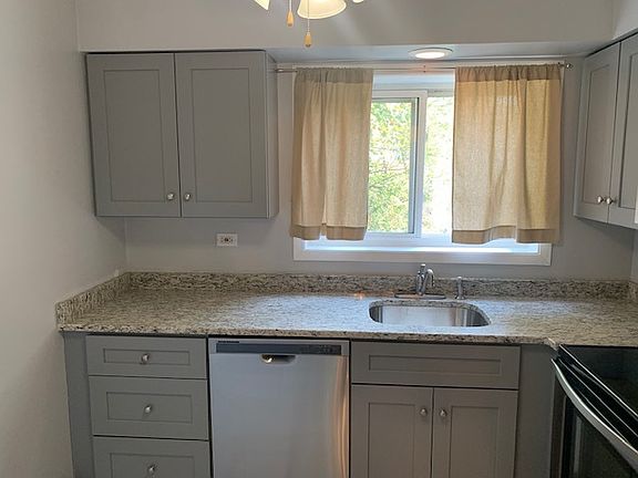4th image of 301 N Carter St Unit 204