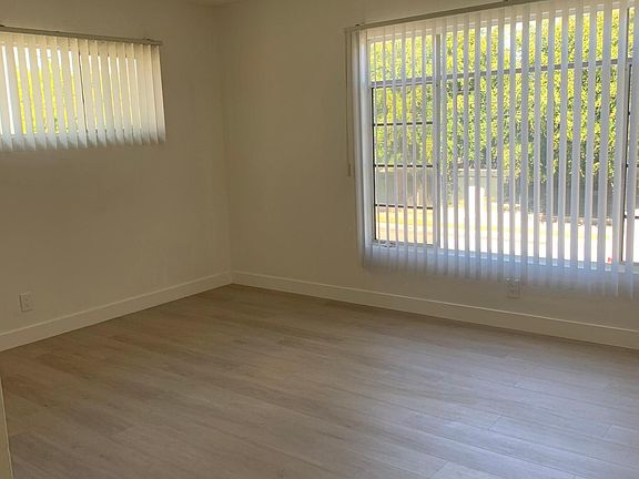 4th image of 1241 S Bundy Dr APT 4