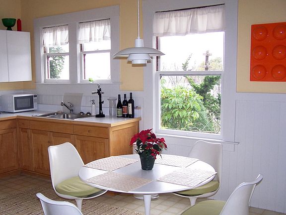 2nd image of 105 Eugenia Ave