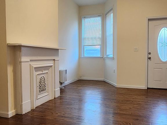 4th image of 219A Academy St #A2
