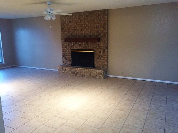 2nd image of 2600 Emerson Dr