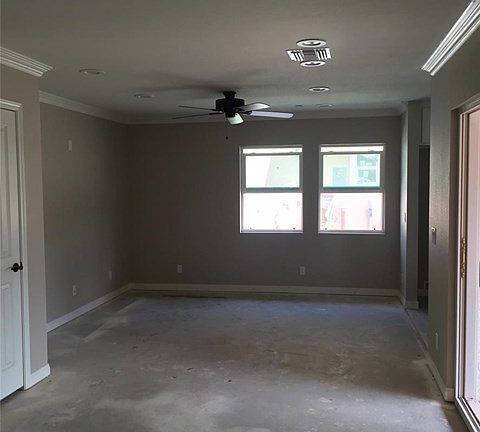4th image of 614 E Lemon Ave