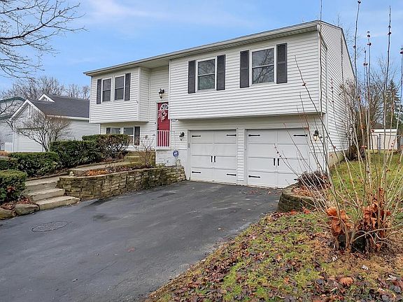 2nd image of 1157 Tillicum Dr