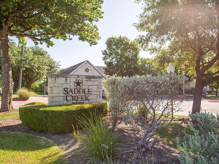Saddle Creek — Photo 8