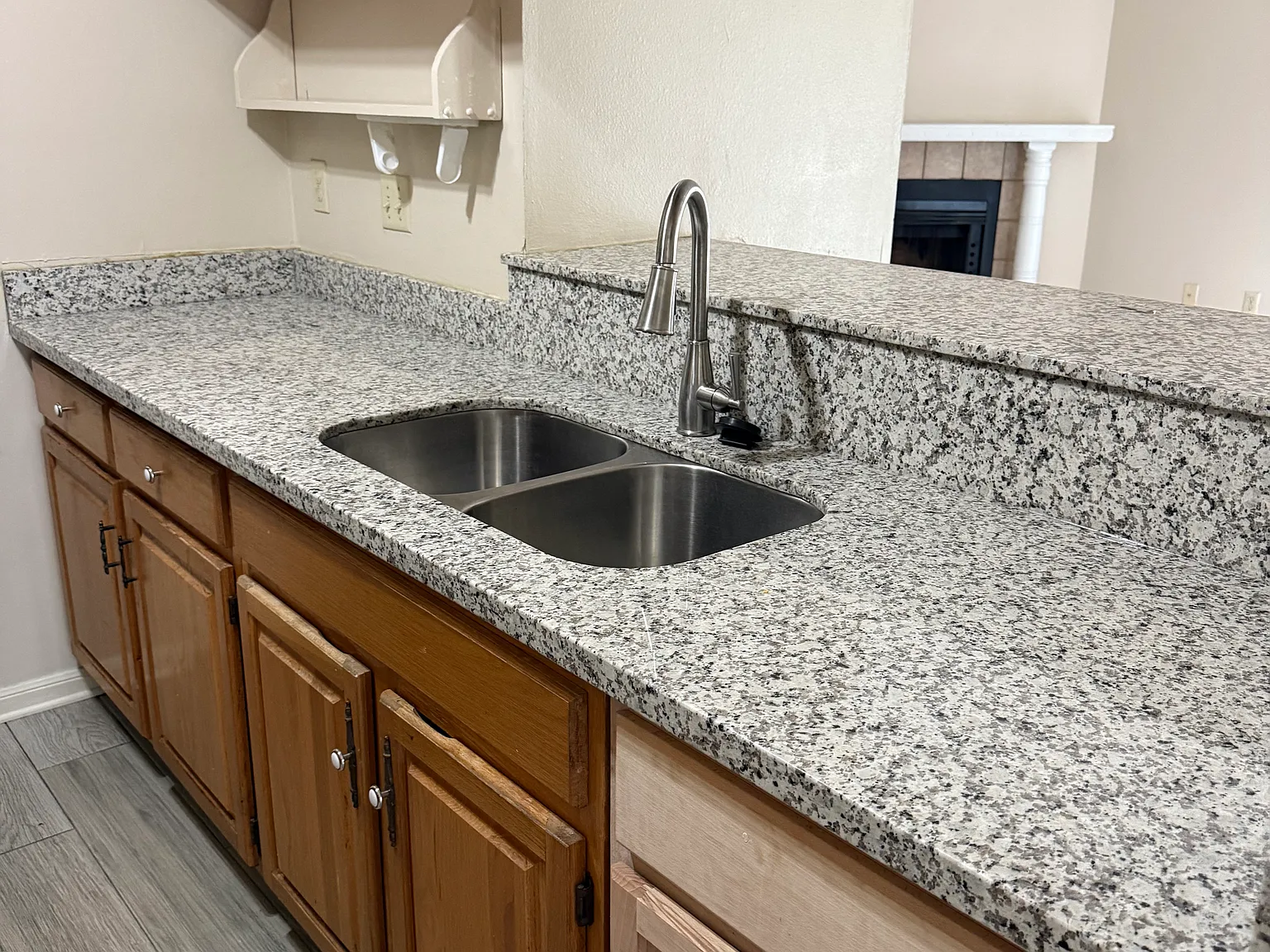 2 bed, 2.5 bath, 1200 sqft, $1,100 — Photo 3
