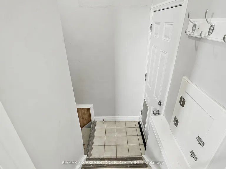 602 Geneva St — Photo 14