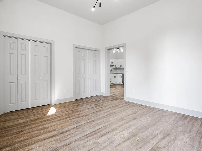 818 E Elm St #1-4 — Photo 5
