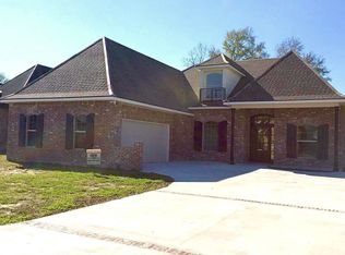 2884 Quiet Oak Pl, Schriever, LA 70395