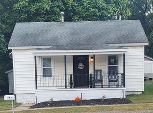 61 Church St, Montello, WI 53949