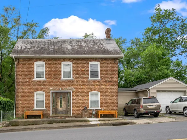 352 W Baltimore St, Greencastle, PA 17225