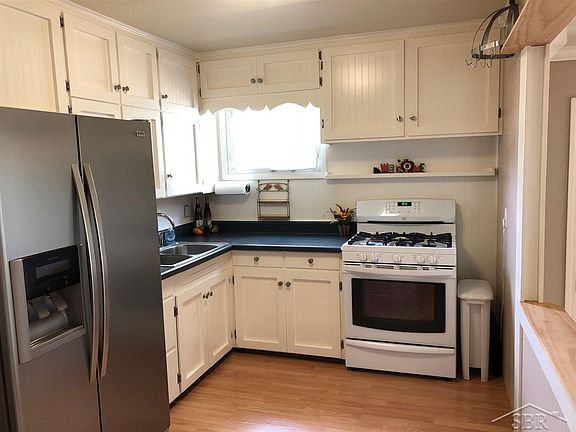 3rd image of 2134 Coolidge Ave