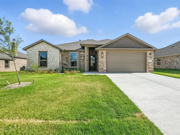 633 Mooney Dr, Saginaw, TX 76179