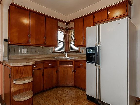 2nd image of 5885 Monica Ln