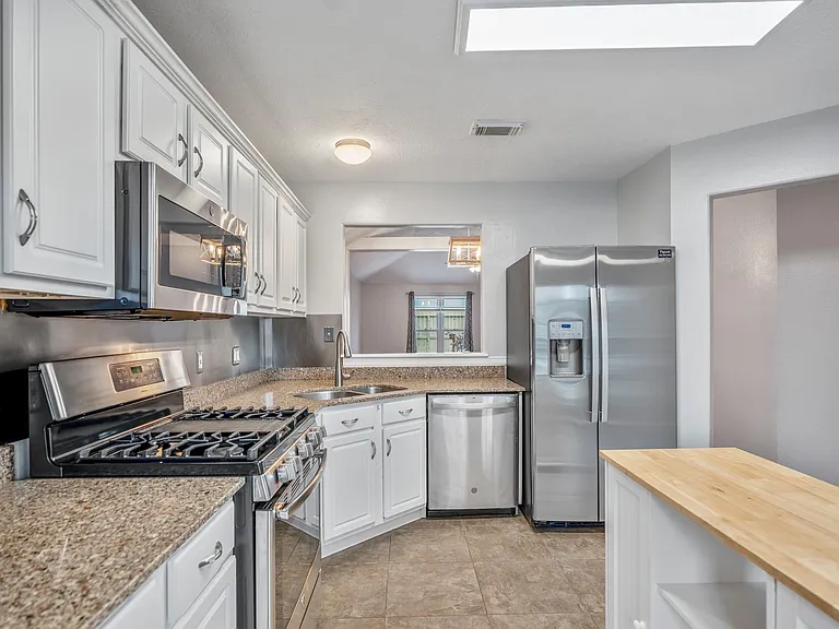2923 Goldspring Ln — Photo 11