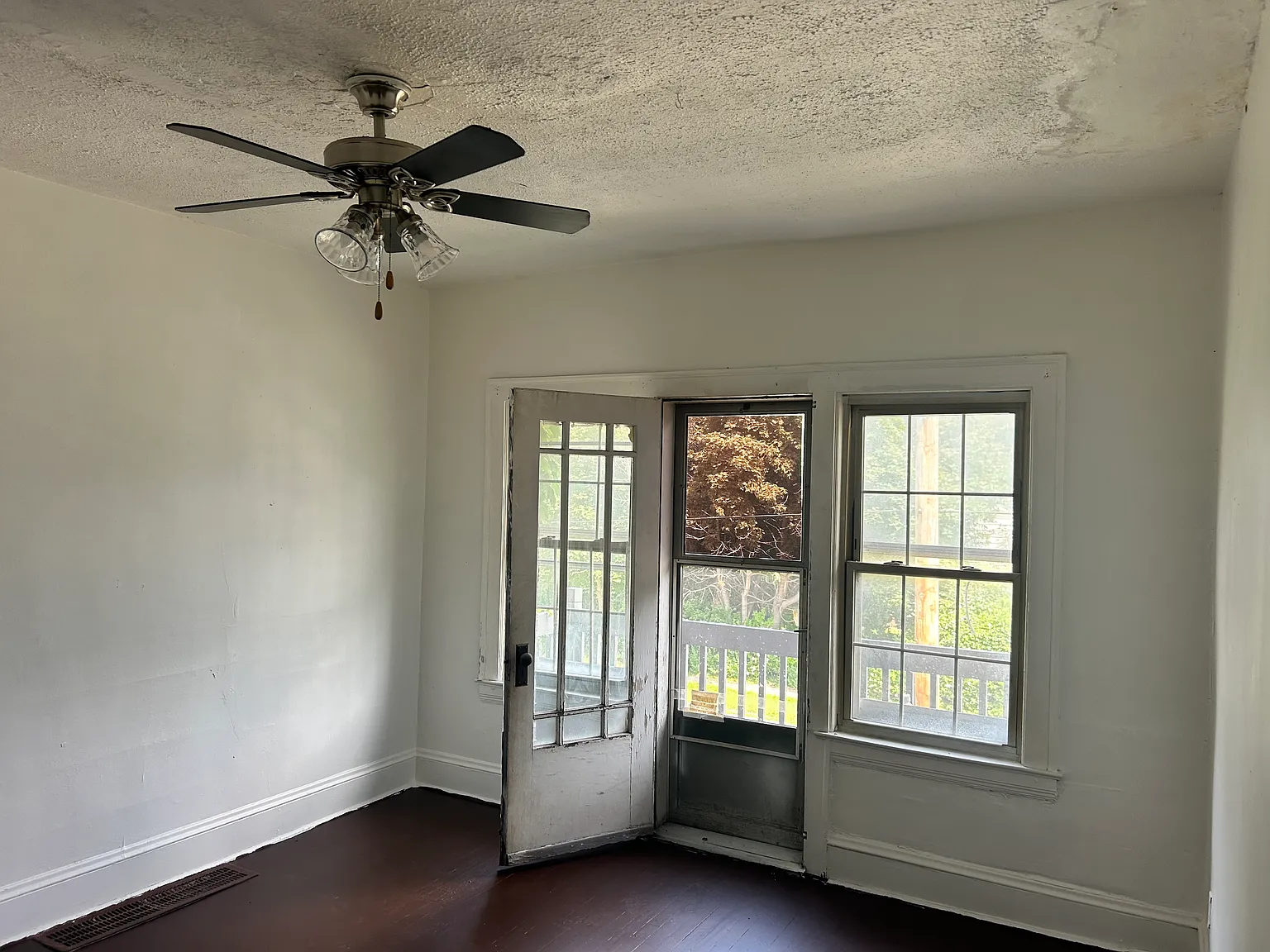 3 bed, $925 — Photo 4