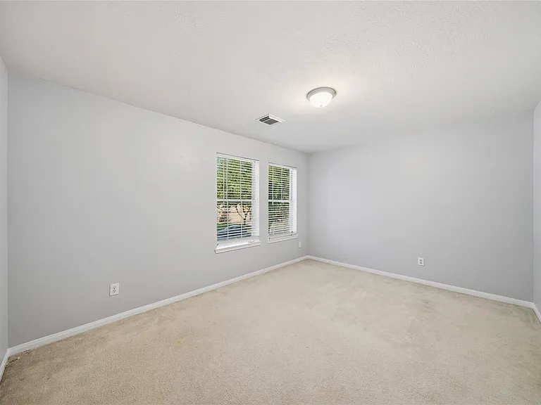 7027 Waveland Dr — Photo 23