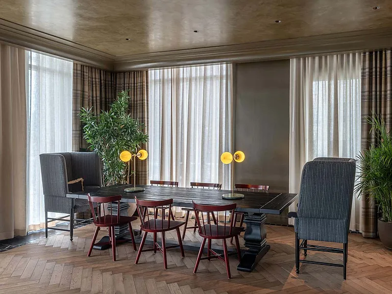 Bring people together in a stylish setting perfect for entertaining and socializing.