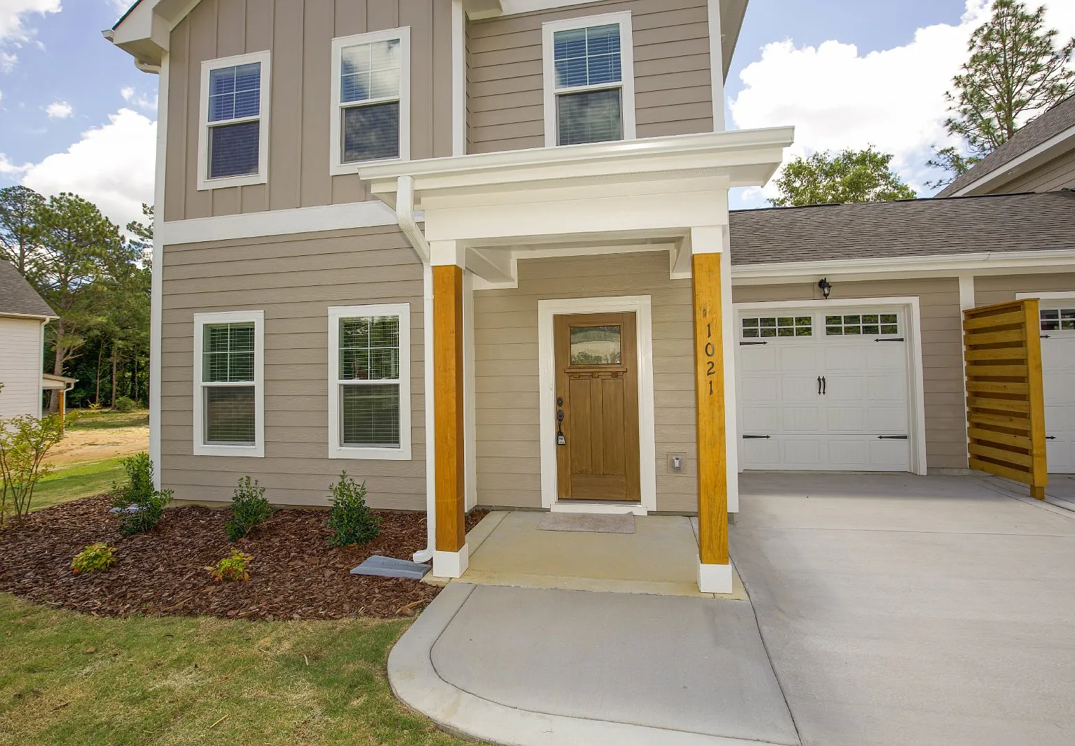 3 bed, 2.5 bath, 1610 sqft, $2,000 — Photo 3