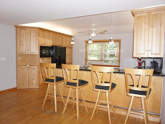 Custom Cabinets and Granite Counter Tops